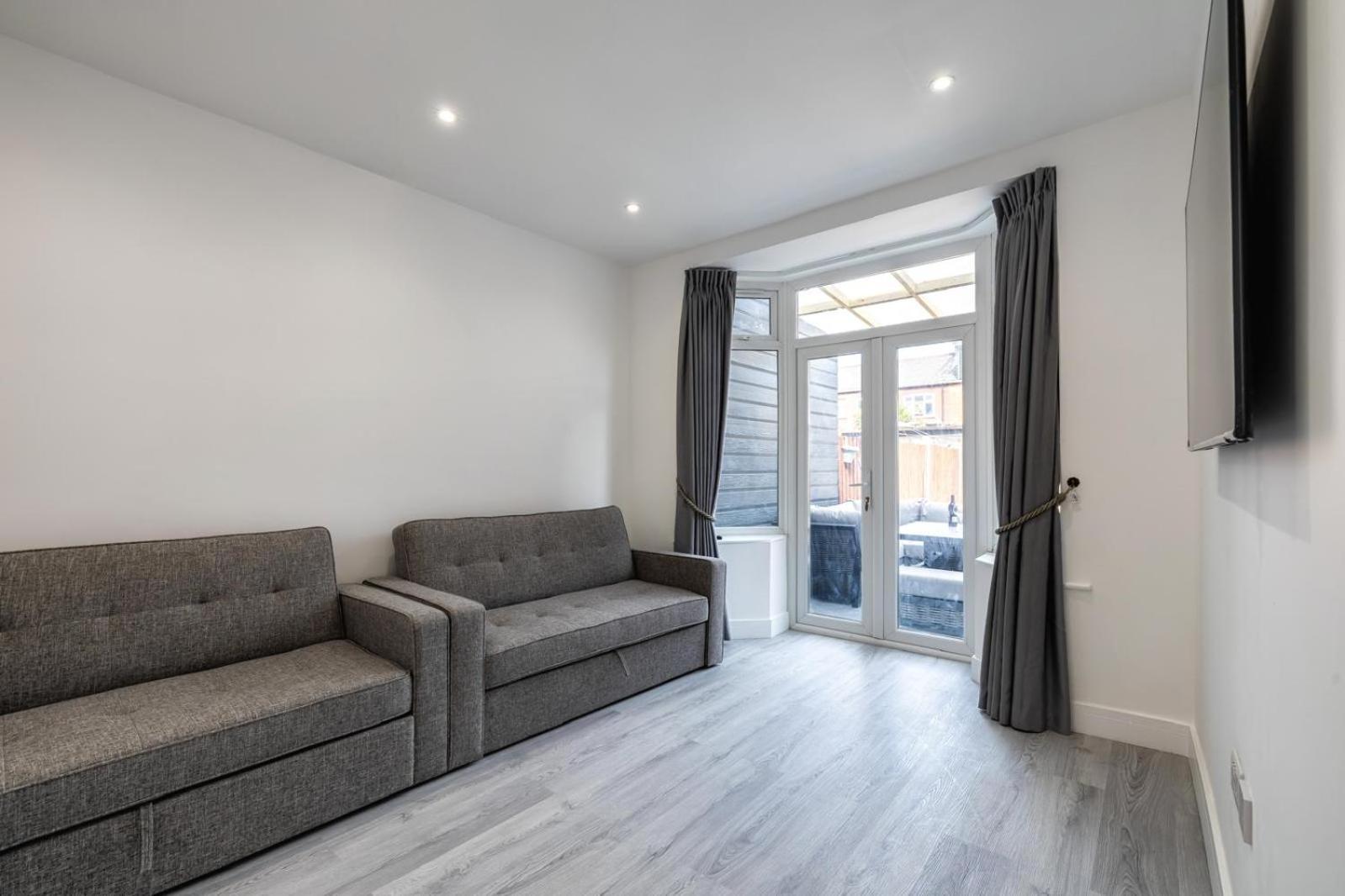 Modern Home With Driveway Parking For 2 Vehicles, Near Tottenham Hotspur Stadium, White Hart Lane Train Station London Exterior foto