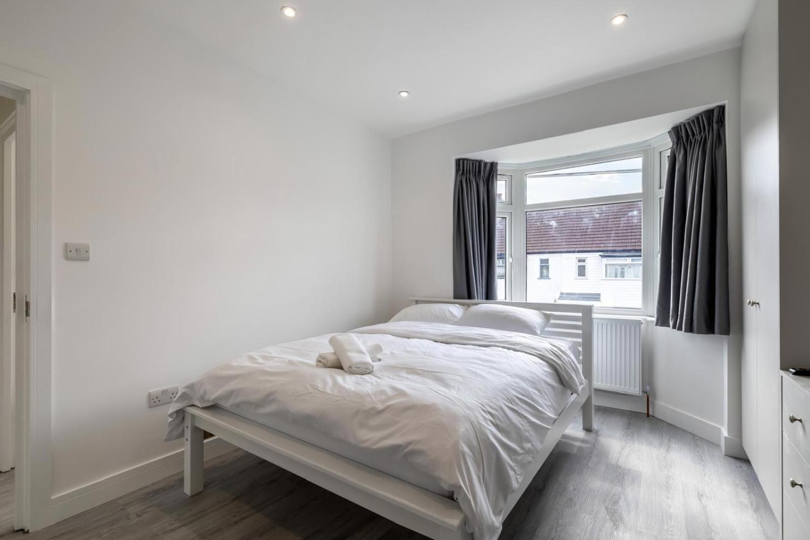 Modern Home With Driveway Parking For 2 Vehicles, Near Tottenham Hotspur Stadium, White Hart Lane Train Station London Exterior foto